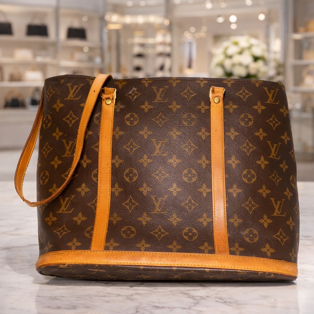 Louis Vuitton Monogram Tote in Brown and Tan Authentic LV 🔥
Code -V10957